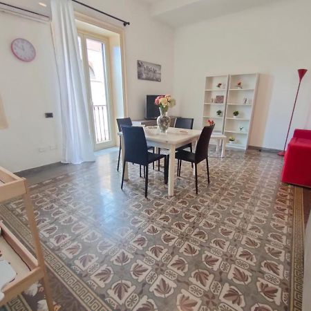 Casa Lia Al Centro Di Palermo Apartment Exterior foto